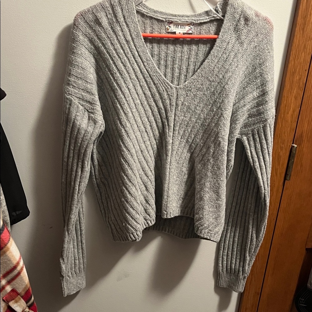 Wild Fable Gray V-Neck Sweater